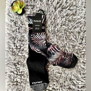 New with tags HURLEY LIFESTYLE MEN’S 2 PK CREW SOCKS 1) black with white & grey